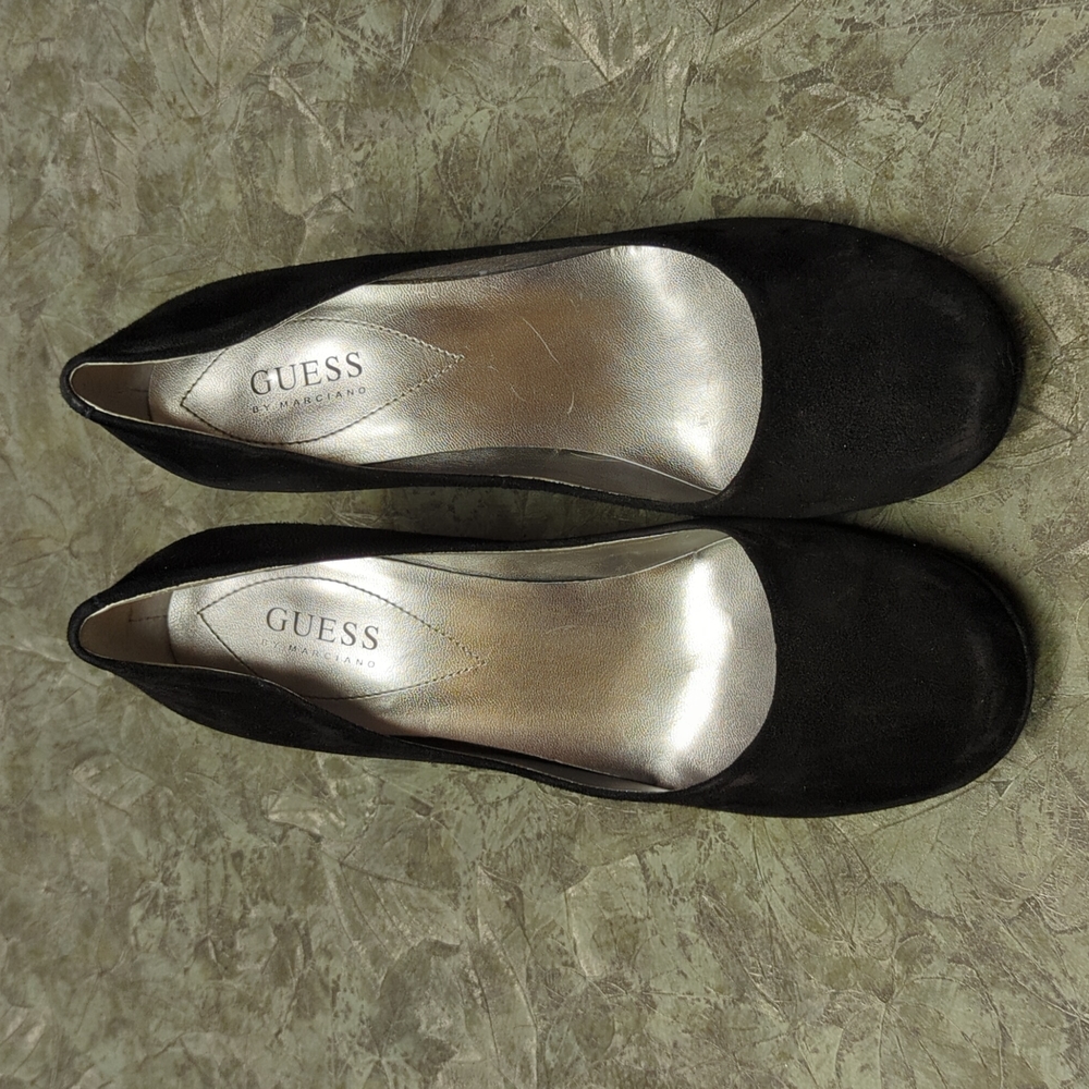 Guess suede size 9M 5 inch heels